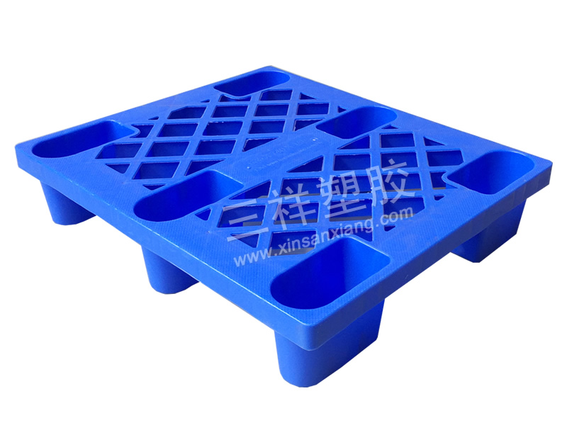 塑料卡板（bǎn）DM7363-W<br>730×630×145mm<br>六（liù）腳網格型（xíng）<br>點擊查看詳（xiáng）細